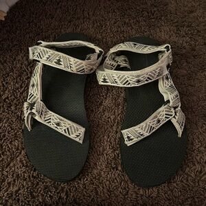 ADORABLE TEVAS!!!